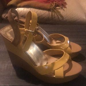 Nine West yellow sandals 8.5